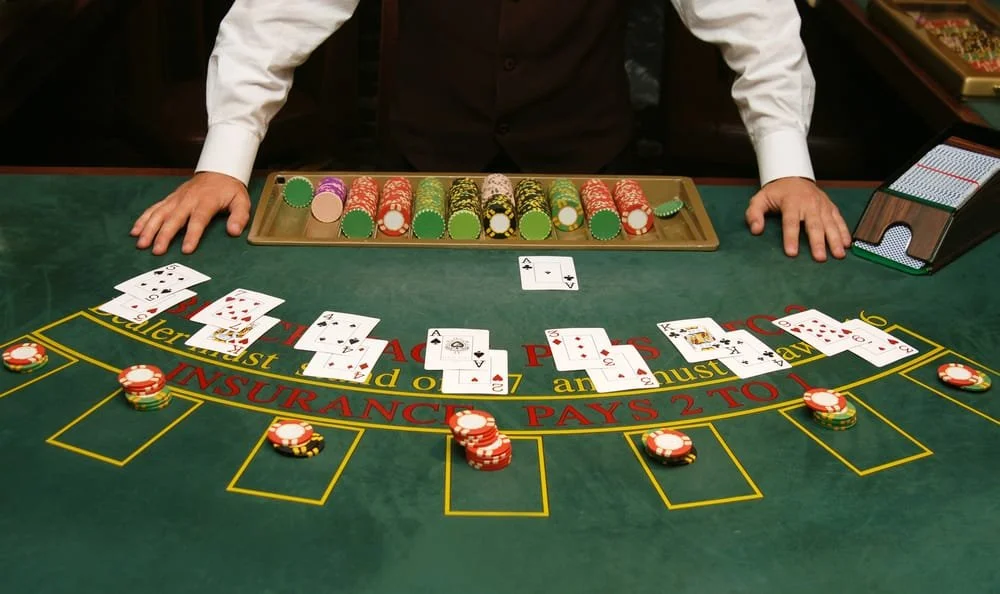 Máquina tragaperras en entorno de casino premium